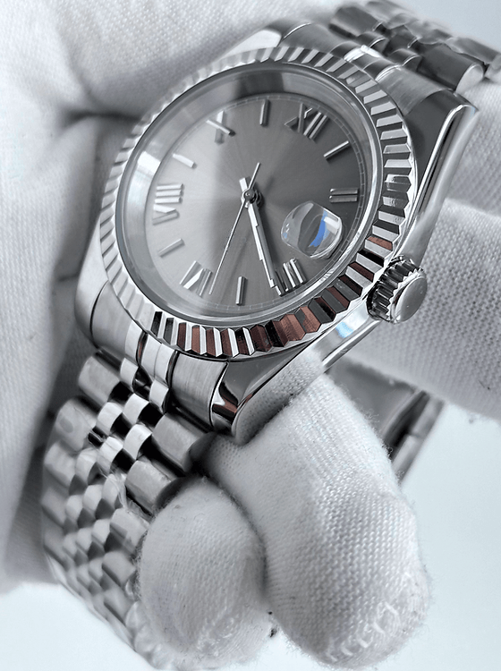 grey Roman dial stainless steel Seiko NH35 mod watch on jubilee bracelet, single shot no logo