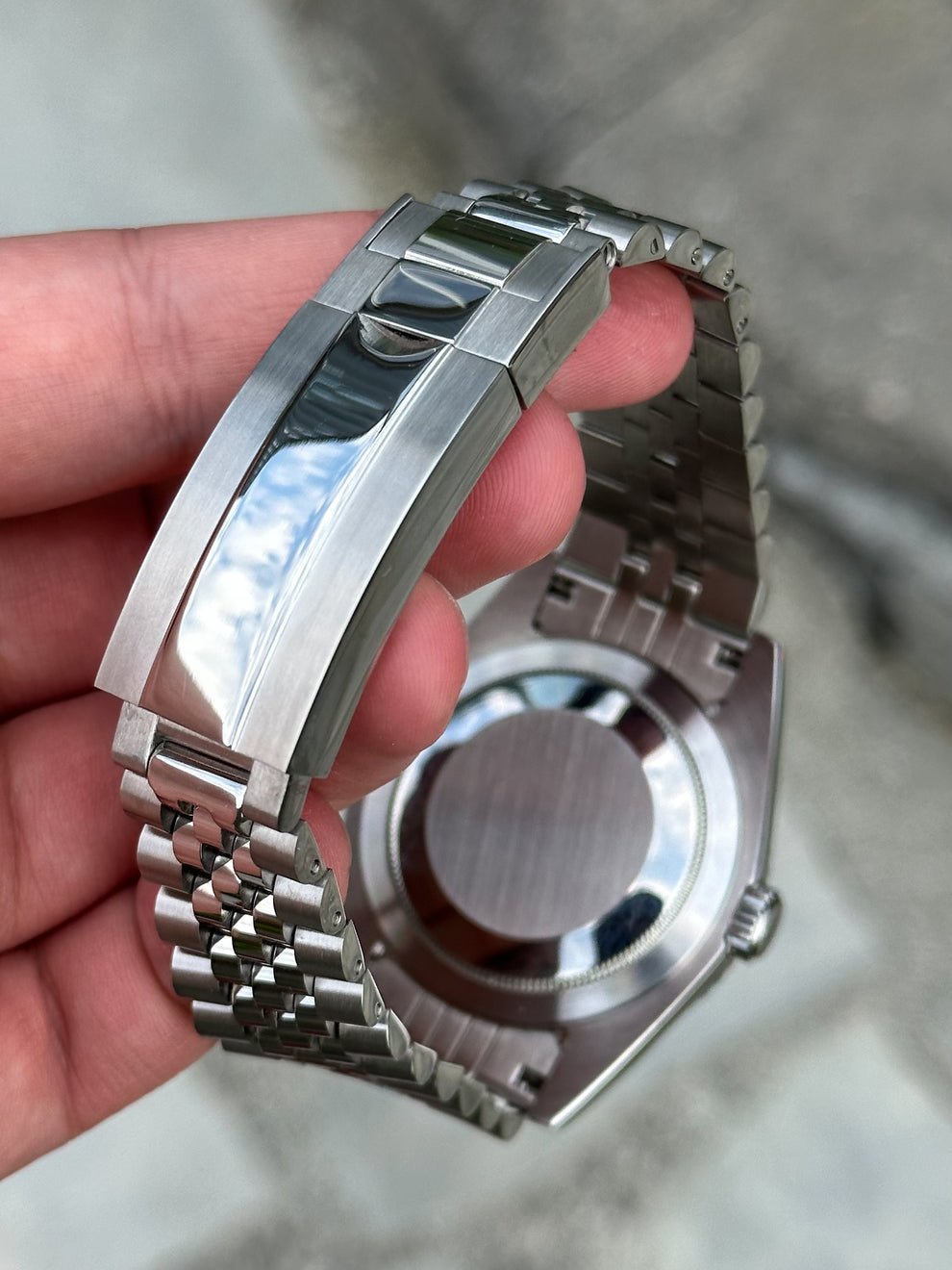 exhibition caseback of silver Arabic stainless steel Seiko NH35 mod watch