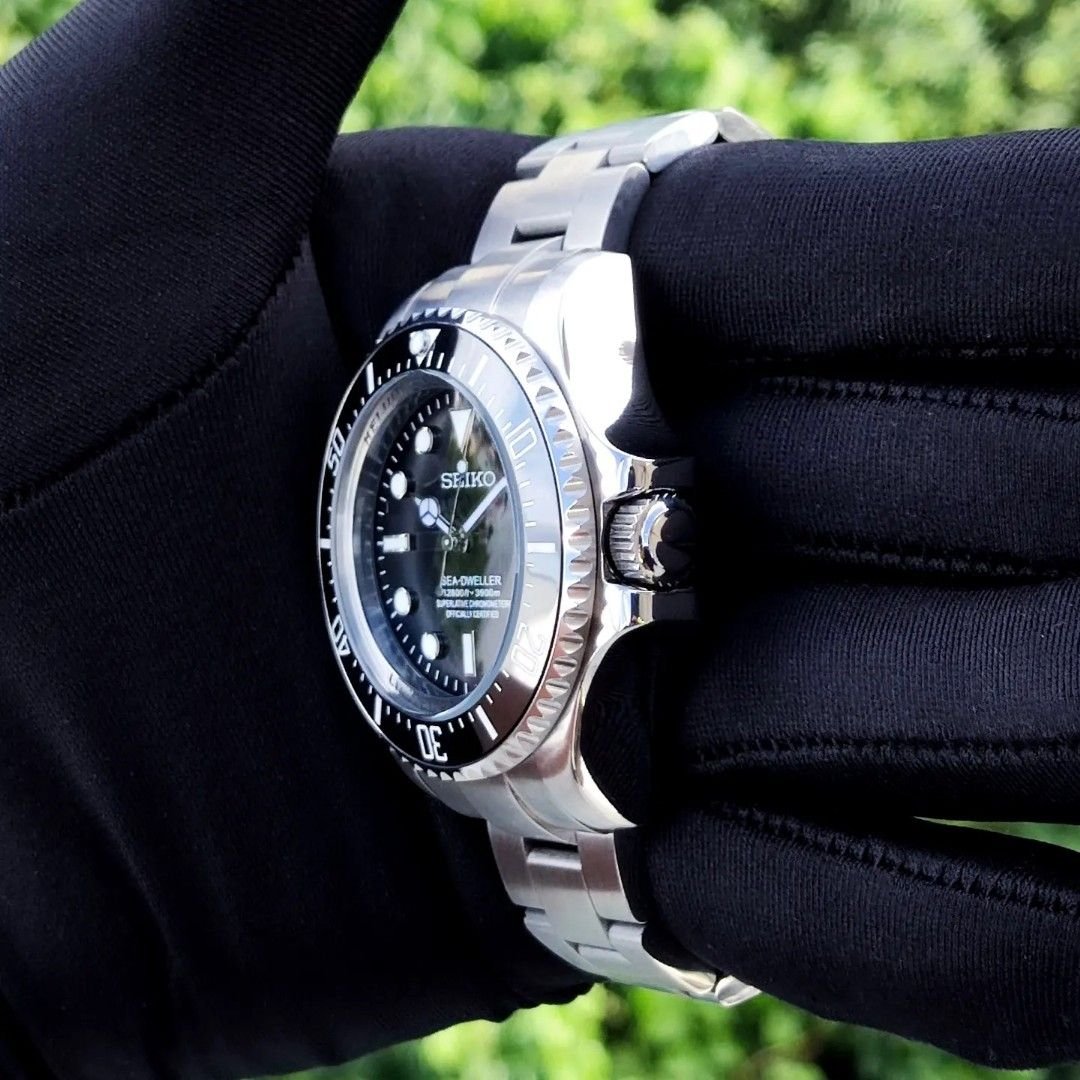 Seikomariner sapphire crystal automatic watch